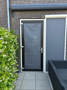 Zonnescherm voor deur