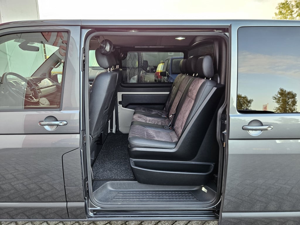 Volkswagen Transporter 2.0 tdi l2h1 dc highline | custom interior | acc