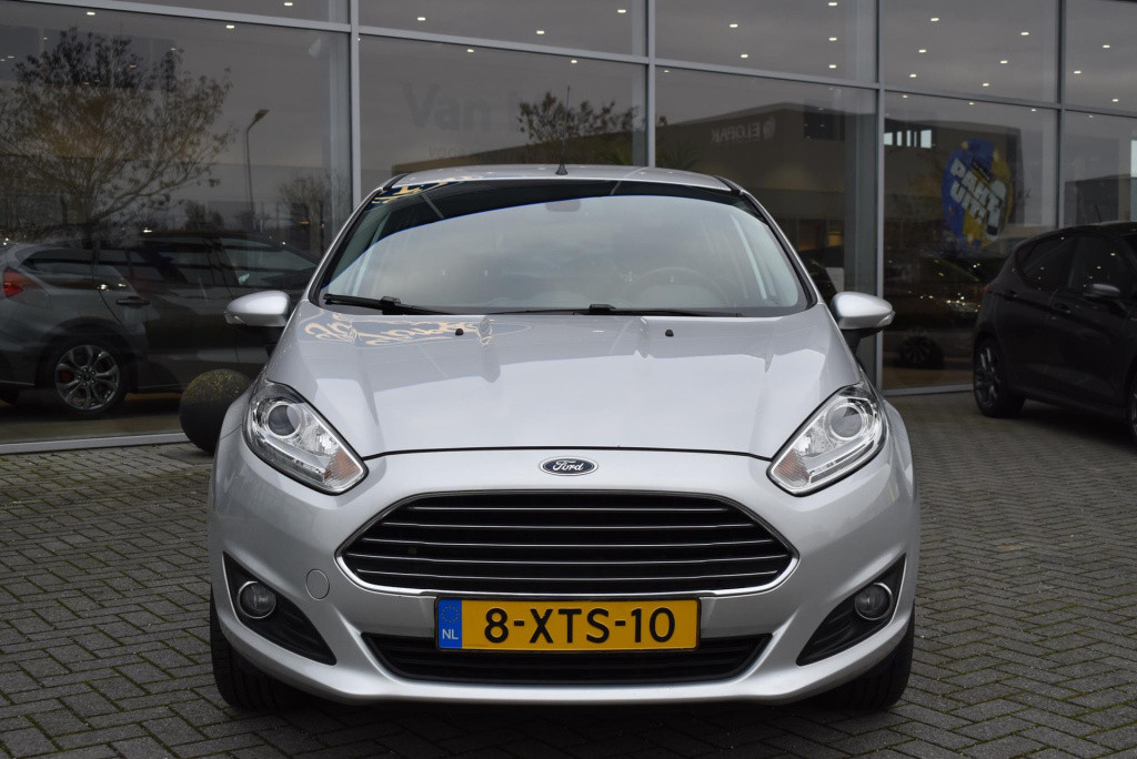 Ford Fiesta 1.0 titanium | nieuwe distributieriem | radio | airco | lichmet