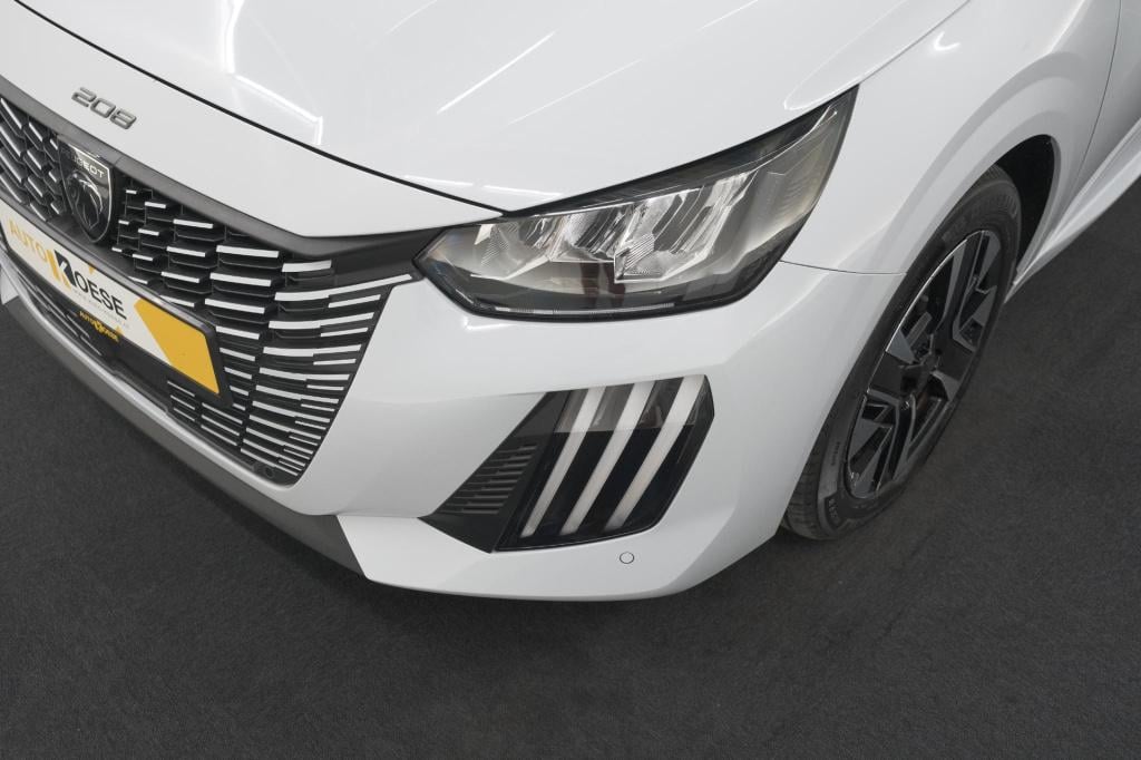 Peugeot 208 1.2 hybrid 110 e-dcs6 allure | climate control | apple carplay 