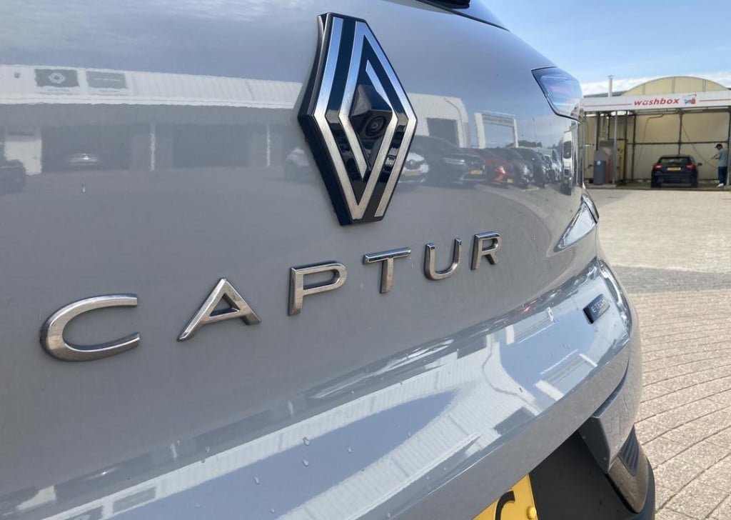 Renault Captur 1.6 e-tech full hybrid 145 techno
