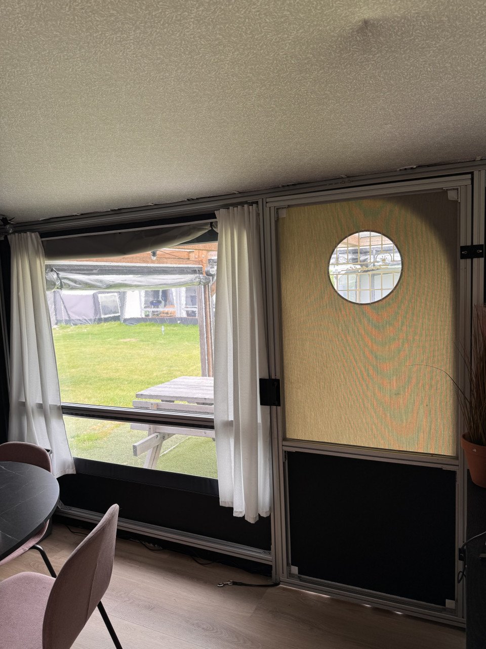 Vast voortent Villa isabella