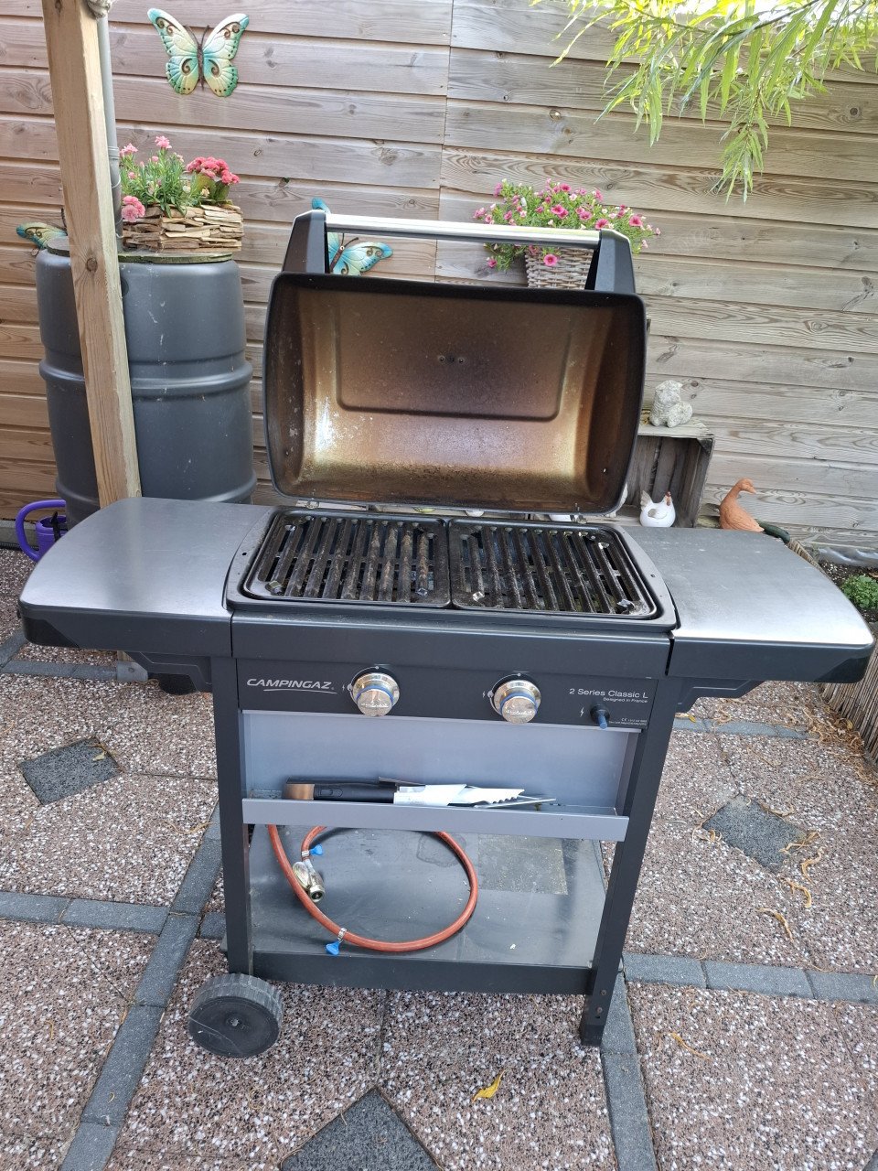 Gas barbecue