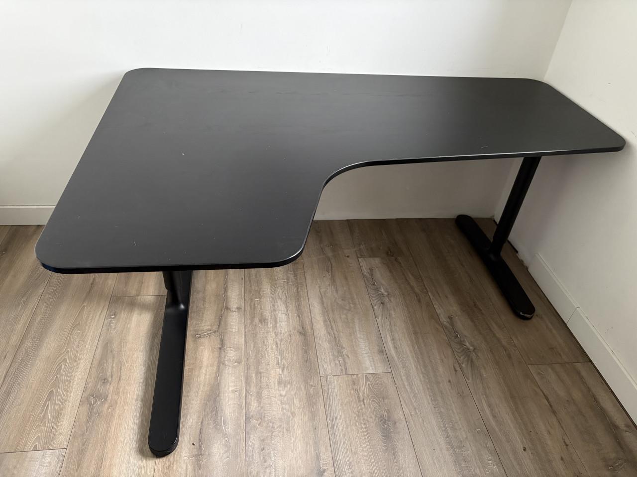 IKEA bekant hoekbureau 160/110 zwart
