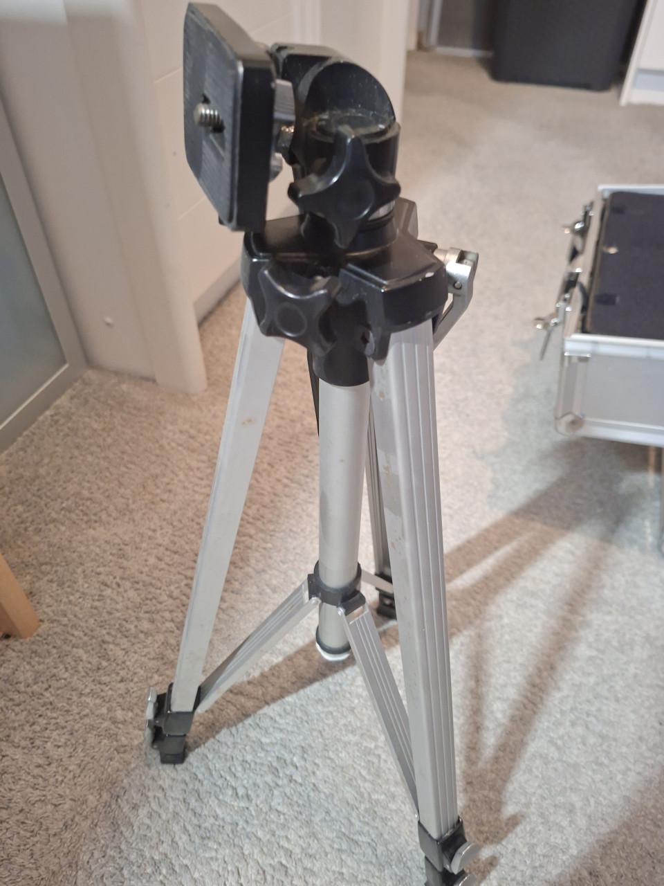 Fotokoffer met inhoud camera, lenzen en toebehoren