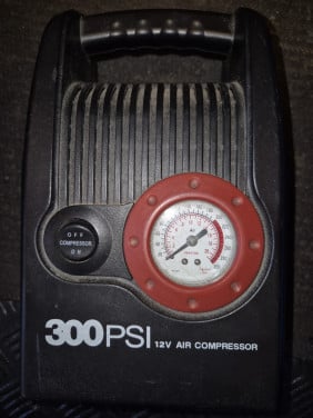 Mini compressor op 12v tot 300 Psi