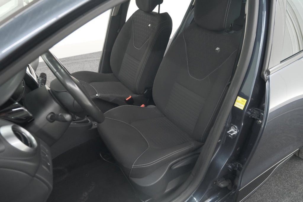 Renault Clio 1.2 limited | trekhaak | navigatie | parkeersensoren | climate