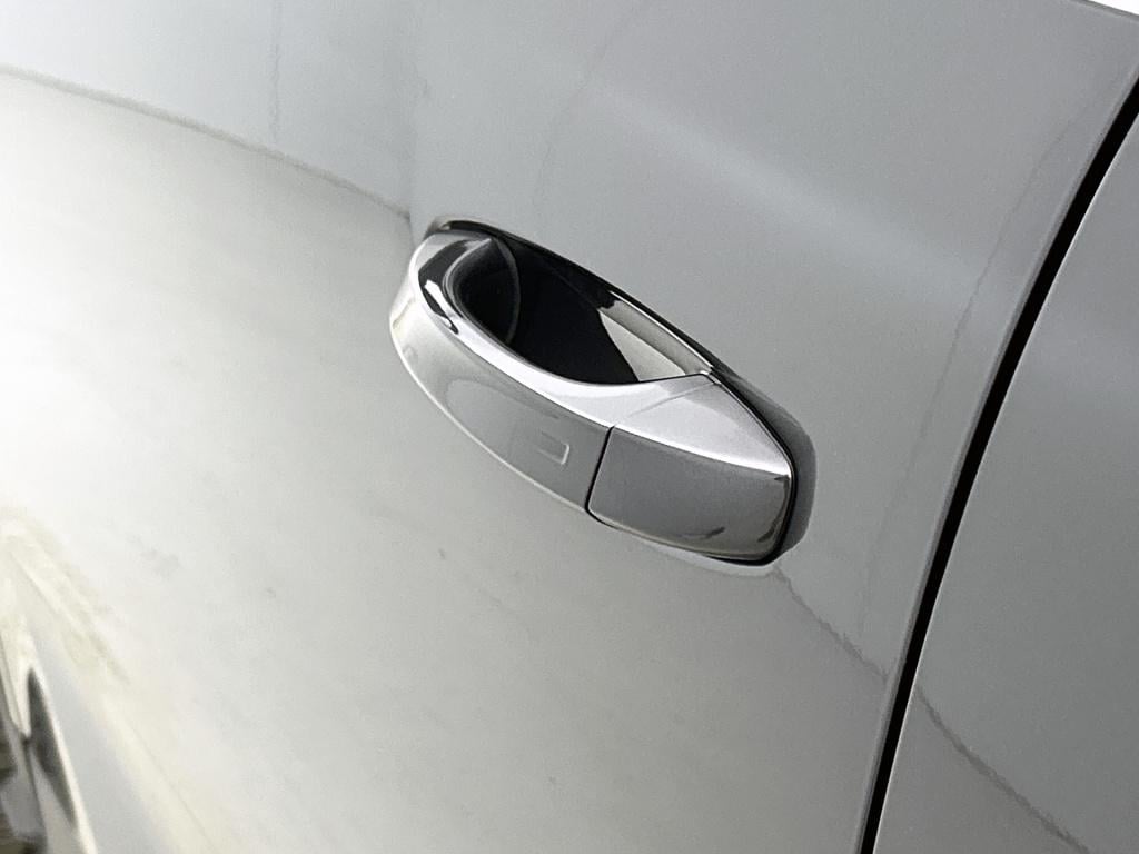 Peugeot 5008 hybrid 145 pk automaat gt | panoramadak | agr stoelen | trekha