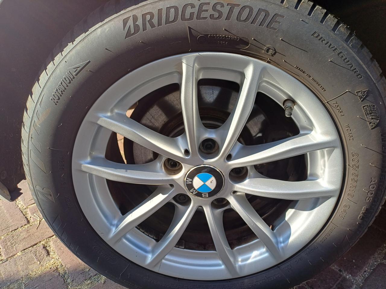 Allseasonsbanden met aluminium velgen