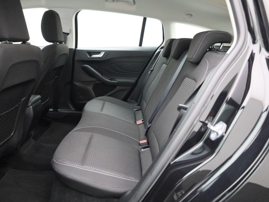 Ford Focus wagon 1.0 ecoboost hybrid trend edition business | cruise contro