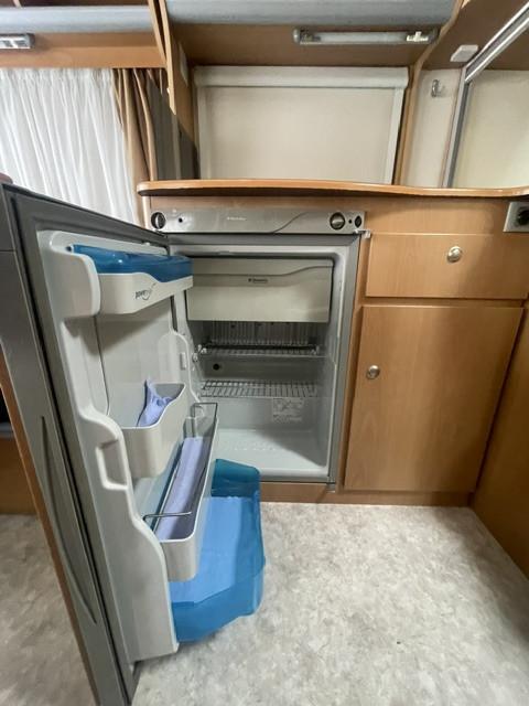 Kip Navigator 44DB met voortent, vloerverwarming en boiler