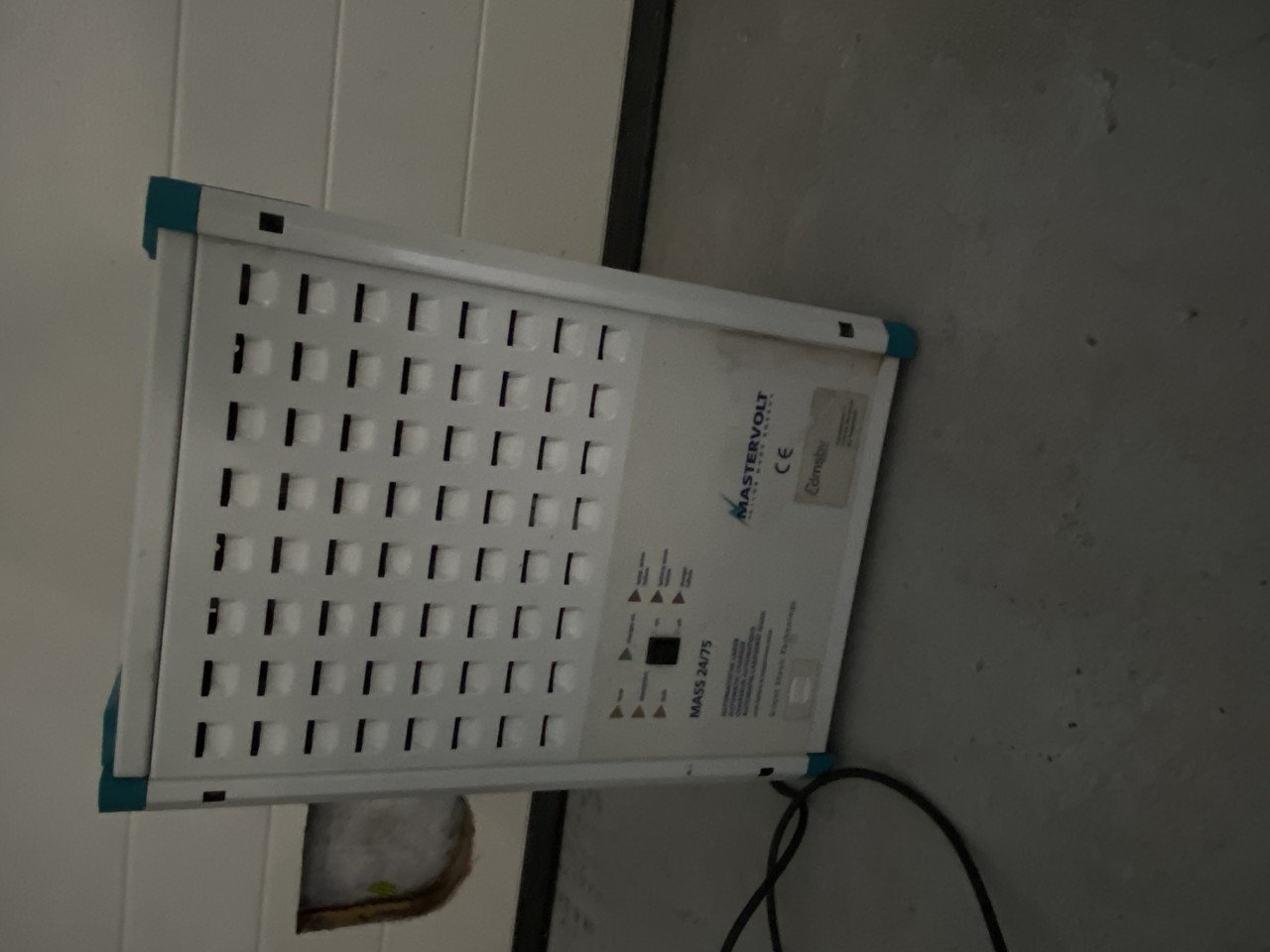 Mastervolt acculader