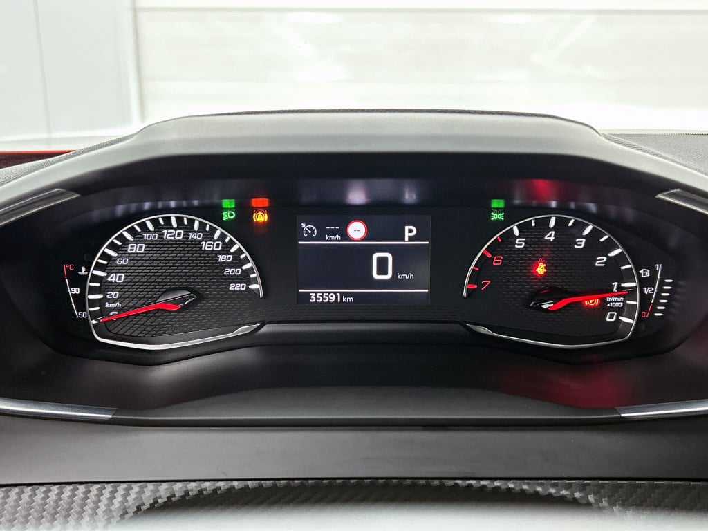 Peugeot 2008 130 pk automaat active pack | camera | parkeersensoren | apple