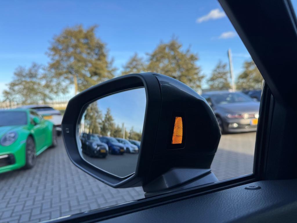 Audi Q3 sportback 35 tfsi s-line 3x * matrix led * black pack * stoelverwar