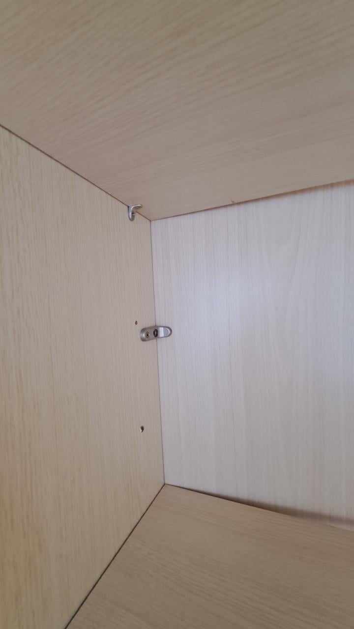 Grote kast met spiegel