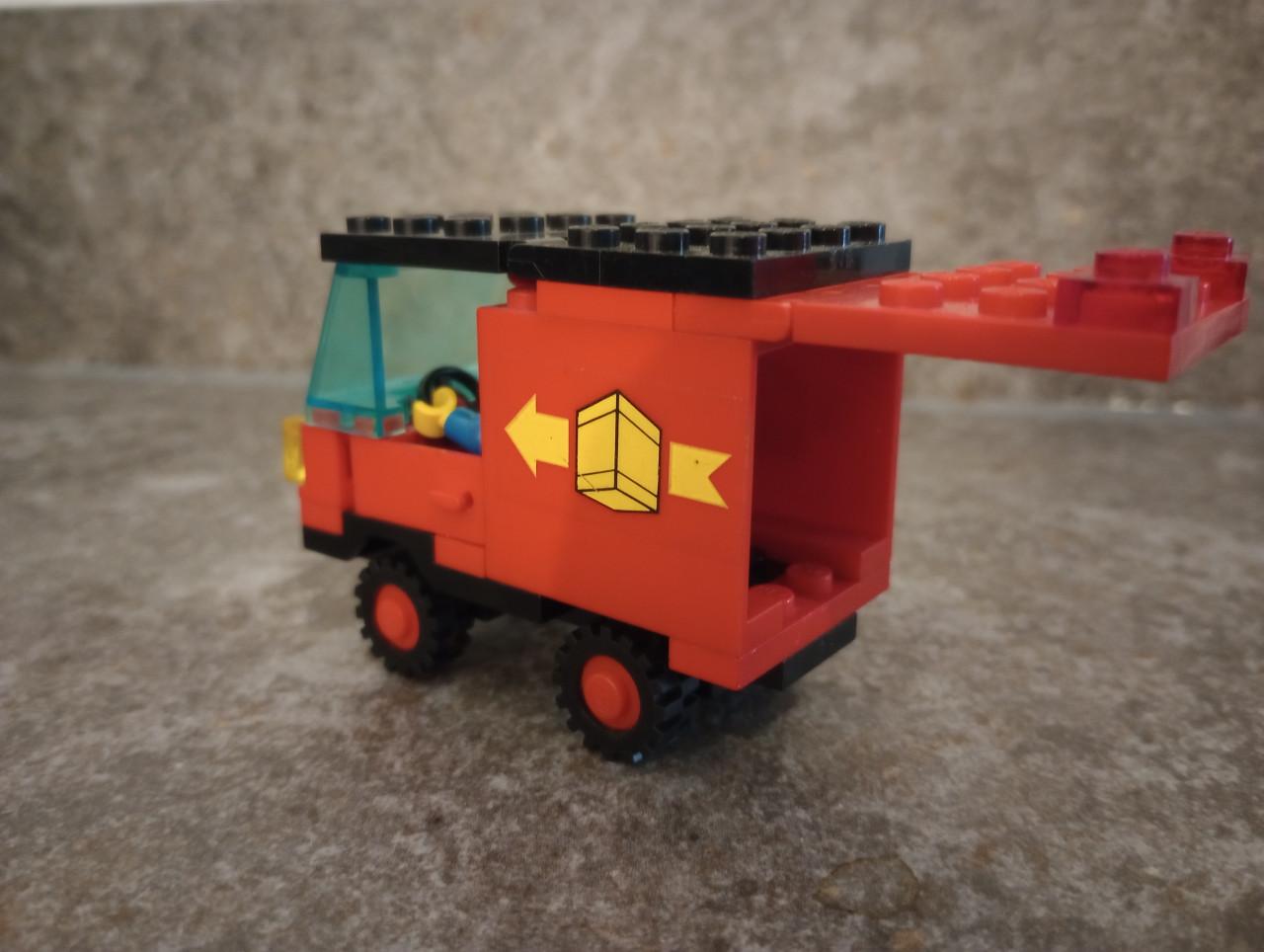 Lego 6624 Delivery Van