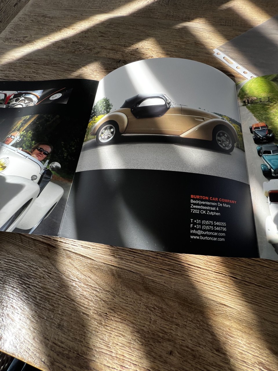 Burton met motor lelijke eend Citroën