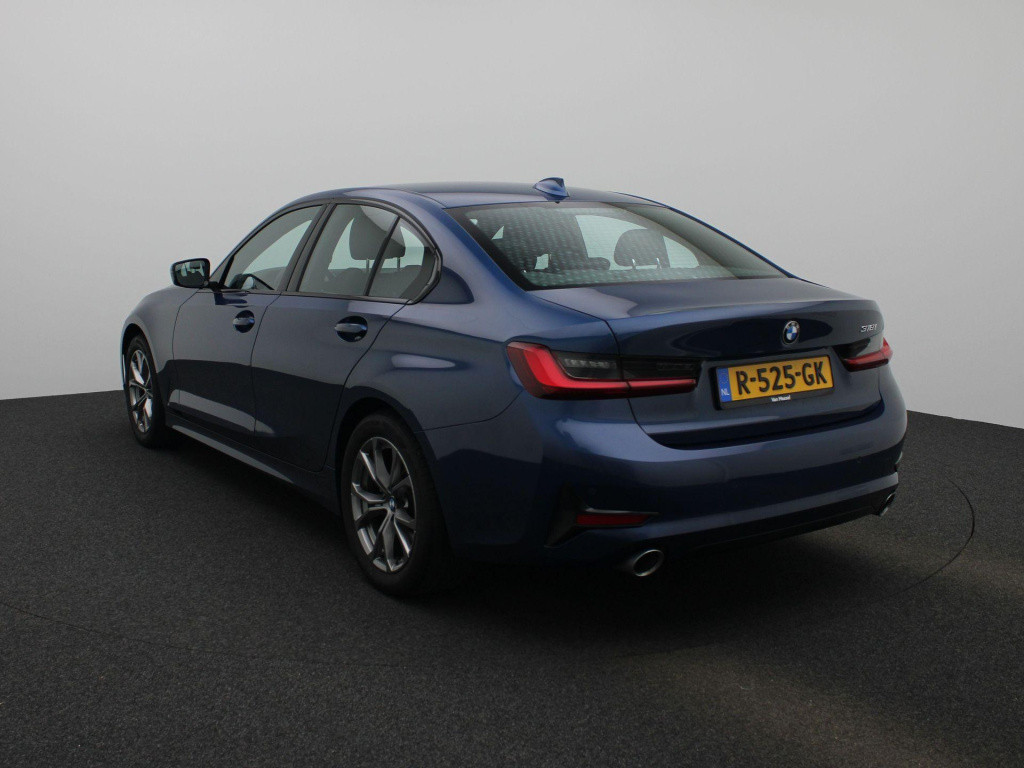 BMW 3-serie 318i business edition | automaat | lmv | half leder | virtual c