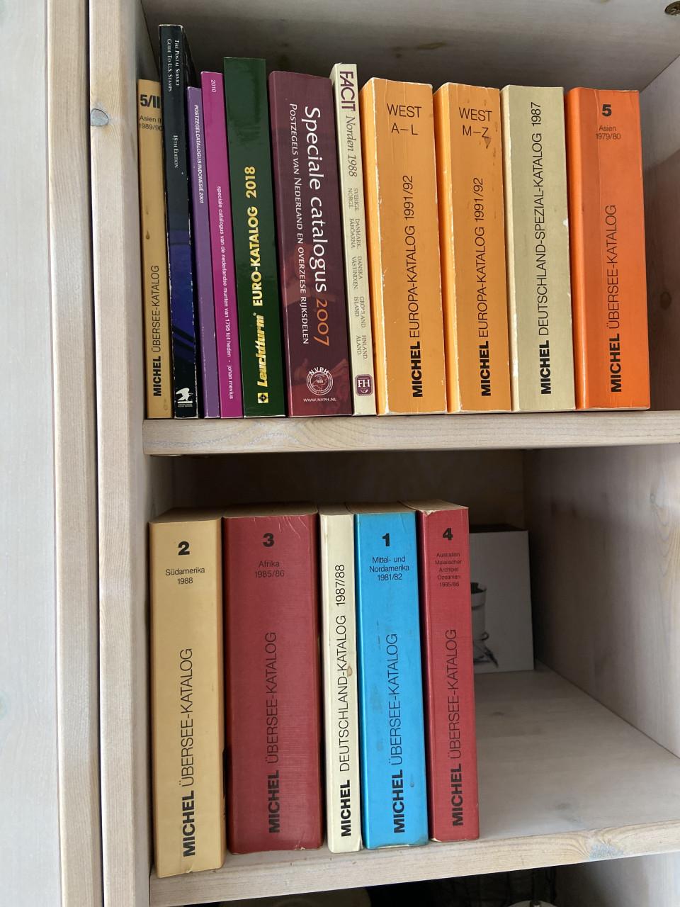 Catalogussen postzegels munten