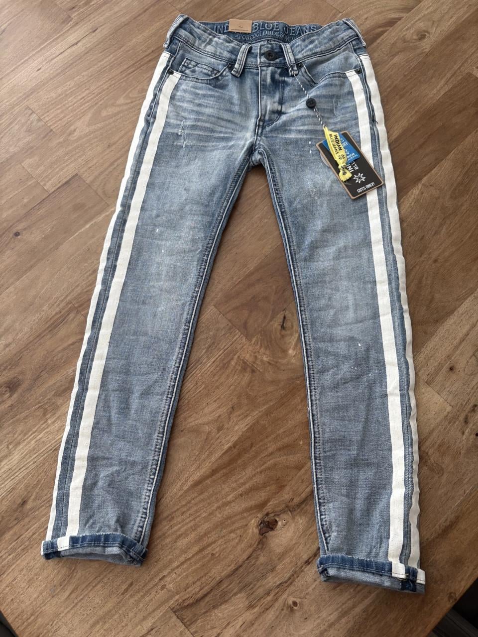 Broek van Indian Bleu maat 128.