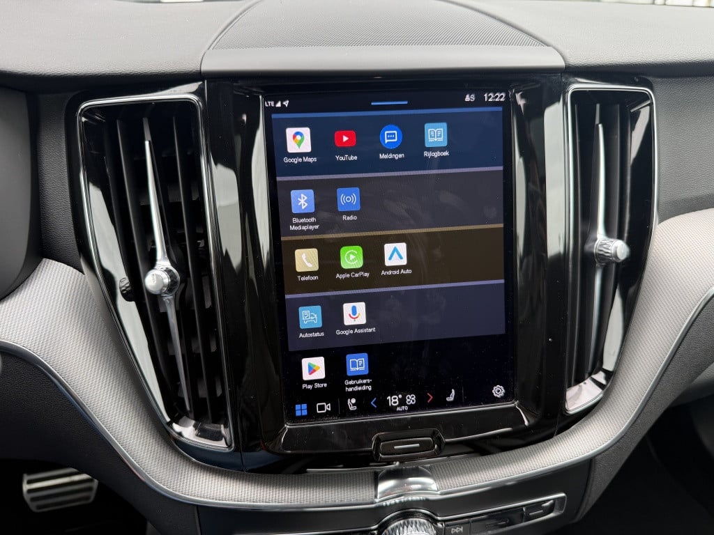 Volvo XC60 t6 340pk recharge r-design| panodak| adap.cruise| 360camera| tre