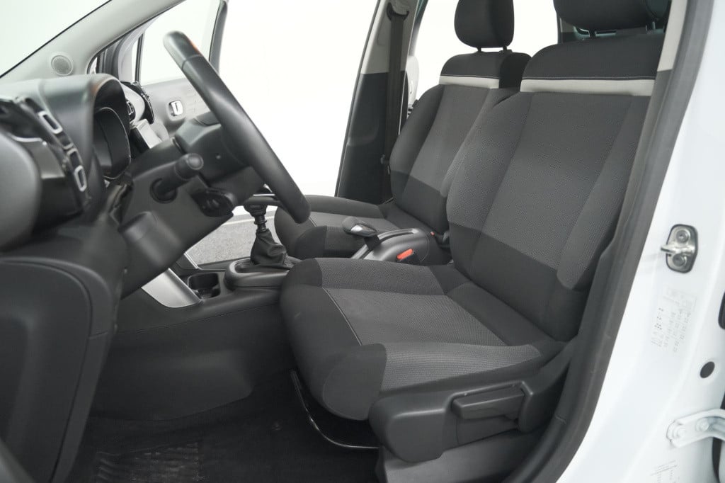 Citroen C3 Aircross puretech 110 feel | navigatie | parkeersensoren | clima