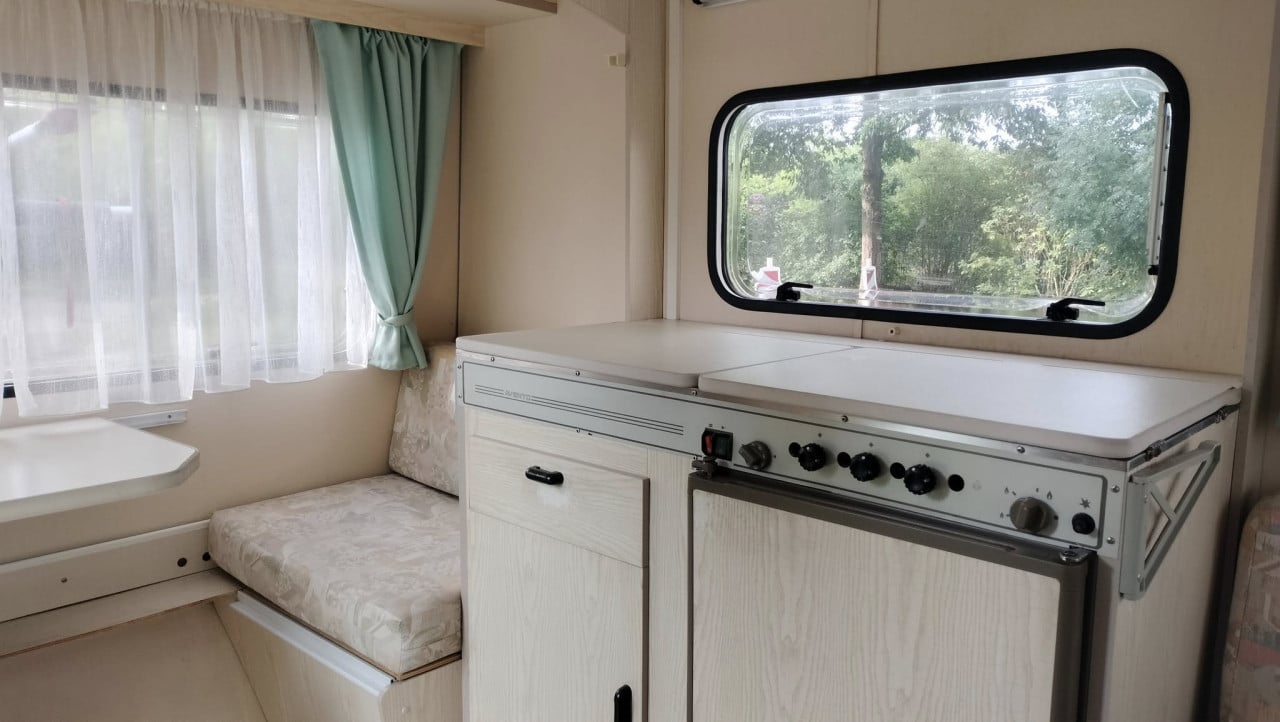 Avento 315 (1994) met mover en voortent