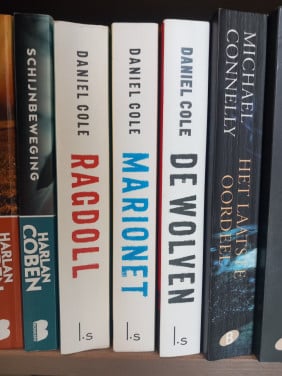 Boeken van Daniel Cole