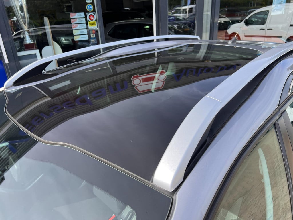 Peugeot 2008 1.2 puretech blue lion