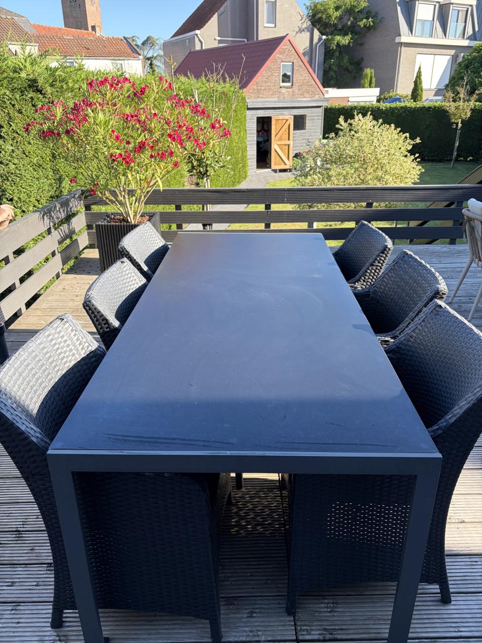 Te koop: Tuintafel met 6 stoelen