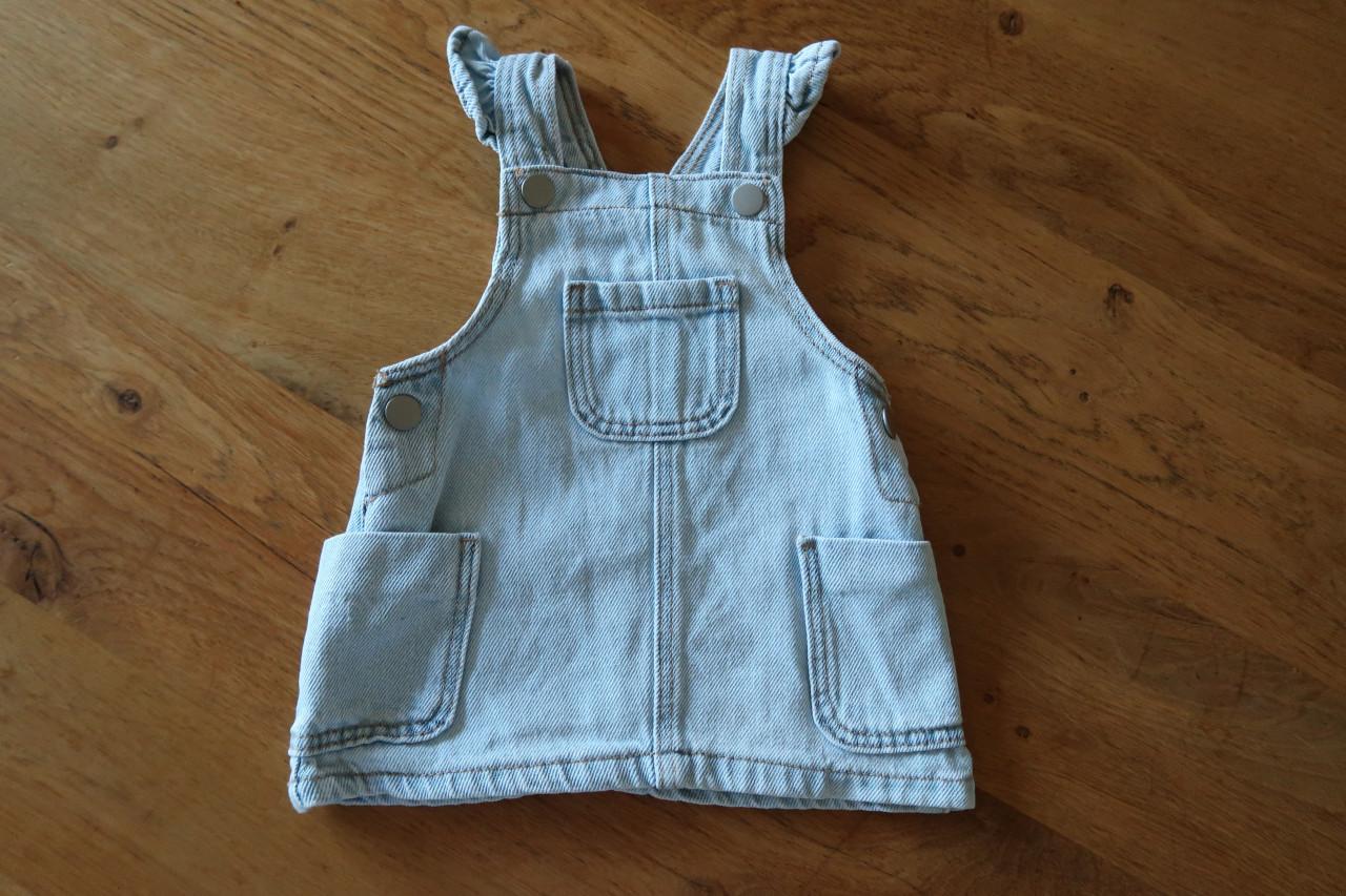 Babykleding in spijkerstof/denim €2,50 per stuk, alles zo goed als nieuw!