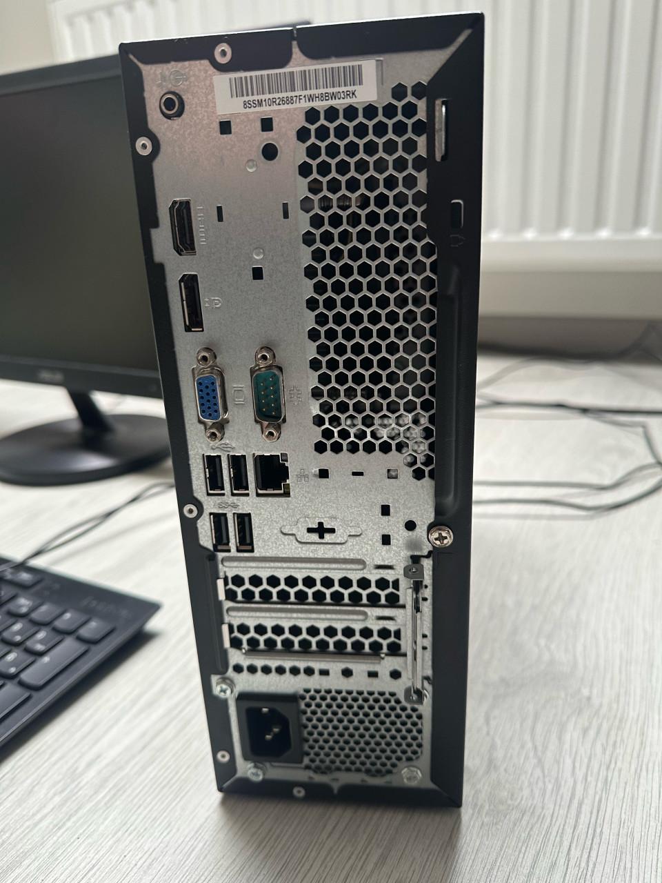 Complete set  Lenovo / Intel Core i3 8de generatie / 8GB ram / Windows 11 /