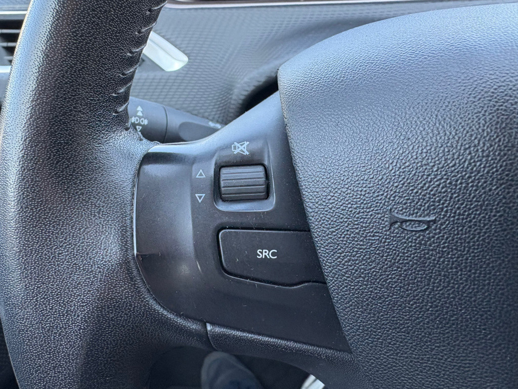 Peugeot 2008 1.2 puretech blue lease