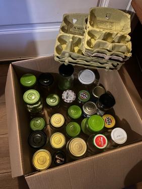 Glazen (jam)potjes en eierdozen