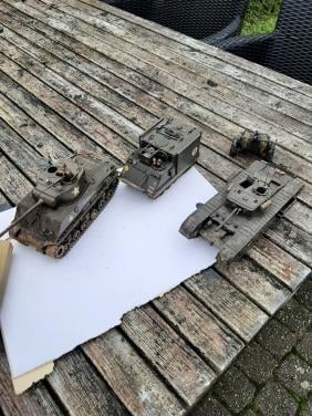 Diverse militaire voertuigen denk schaal 1;32