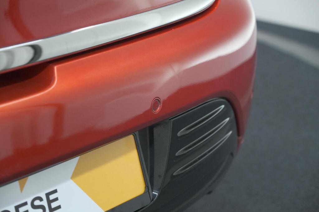 Renault Clio tce 90 limited | trekhaak | parkeersensoren | navigatie | crui