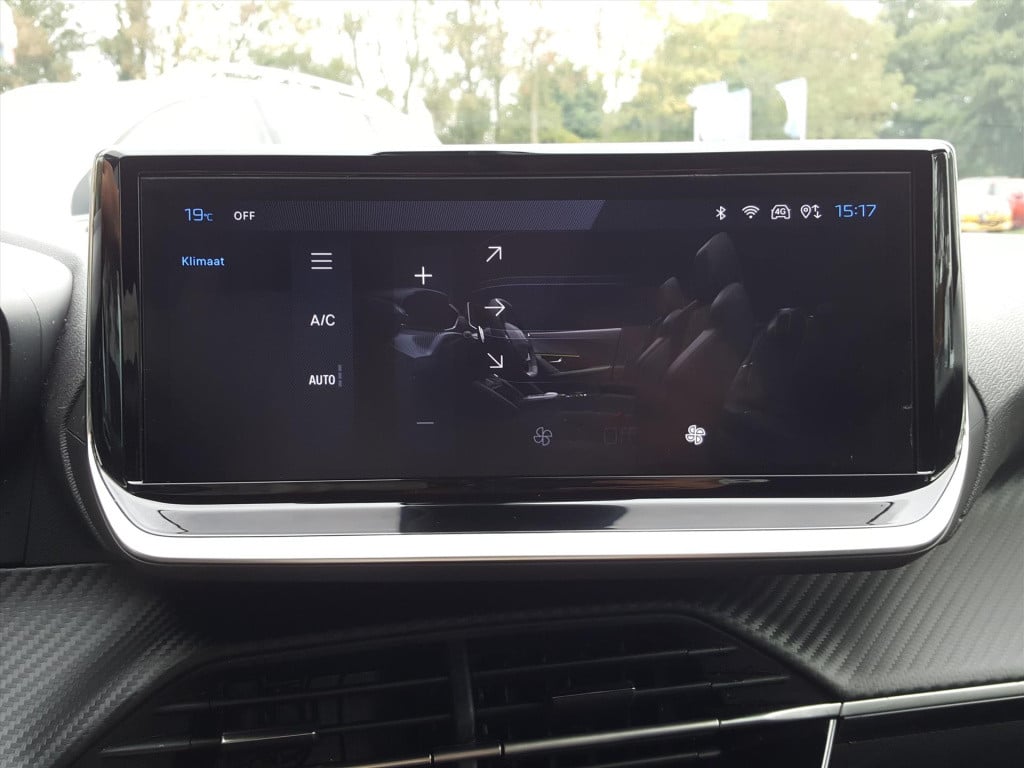 Peugeot 2008 1.2 puretech 100pk allure | navigatie | bluetooth | applecarpl