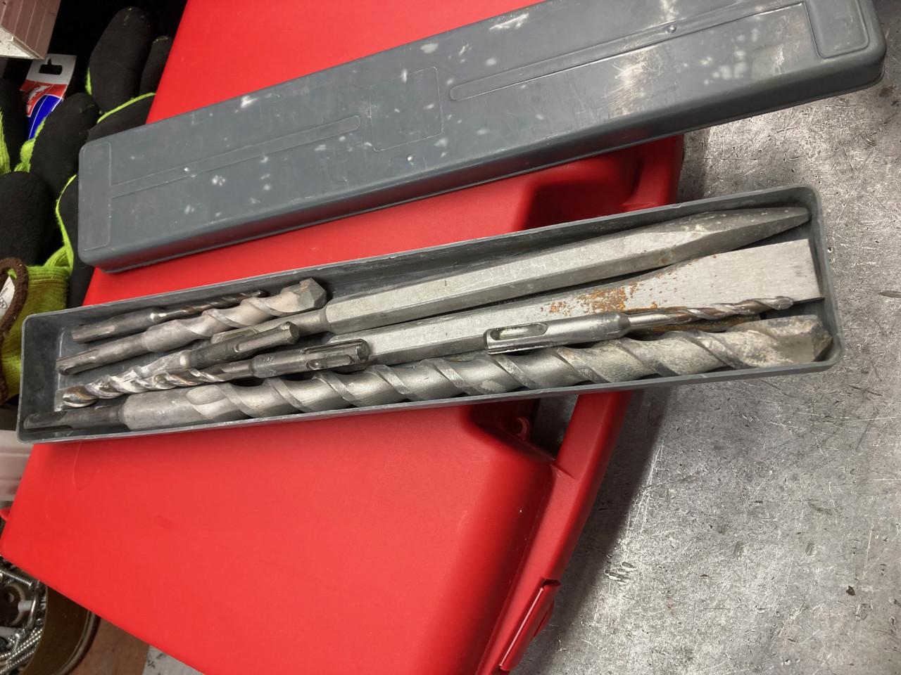 HILTI / BOOR & BREEKHAMER