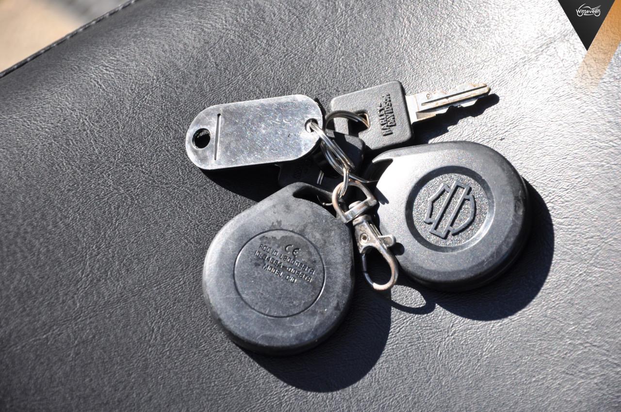 Harley Davidson XL 883N Sportster Iron