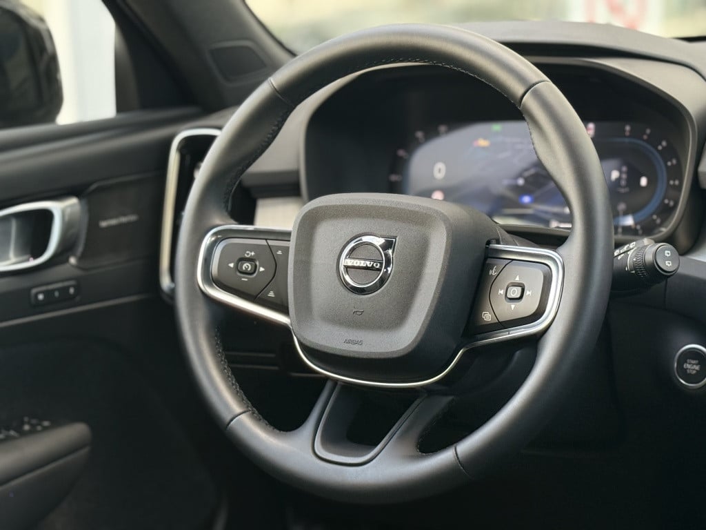 Volvo XC40 b4 197pk aut7| plus dark| adap.cruise| trekhaak| camera| elek.st