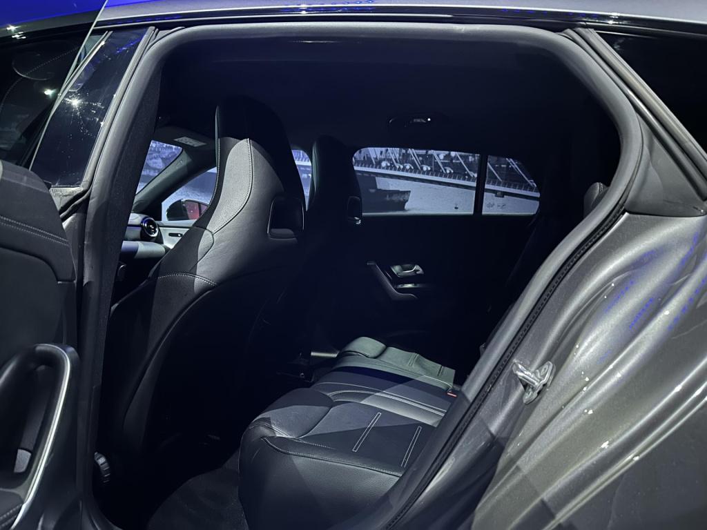 Mercedes-Benz Cla shooting brake 180 business solution amg *navi*appconnect