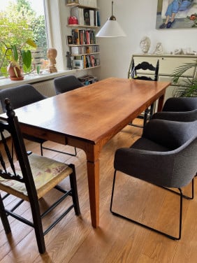 Antieke engelse eettafel