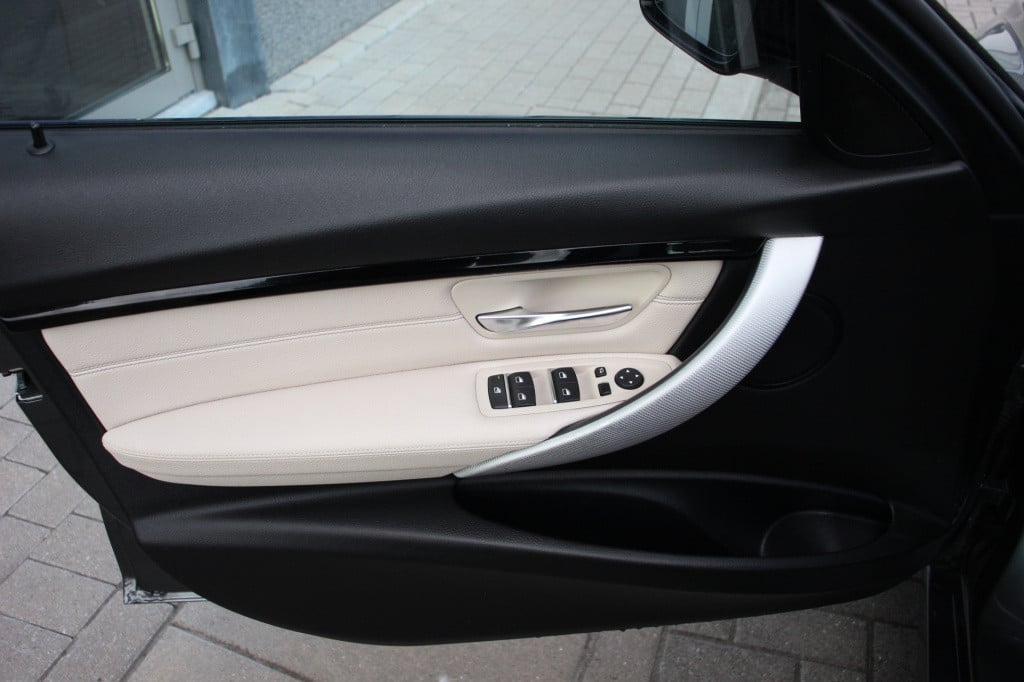 BMW 3-serie 320i xdrive m sport edition | dealer onderhouden