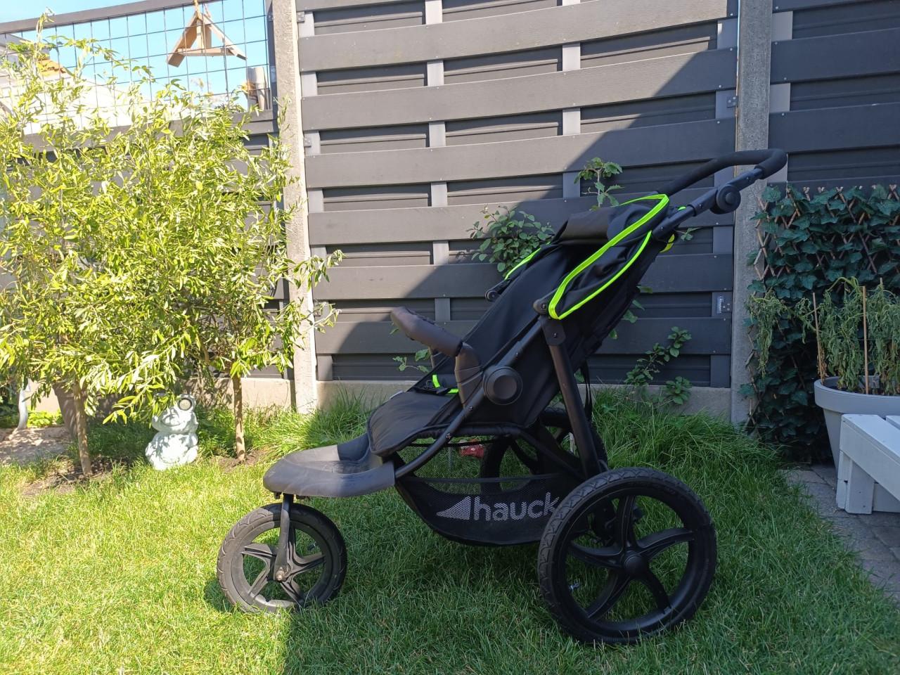 Kinderwagen: Hauck Runner, zo goed als nieuw (inclusief regenhoes)