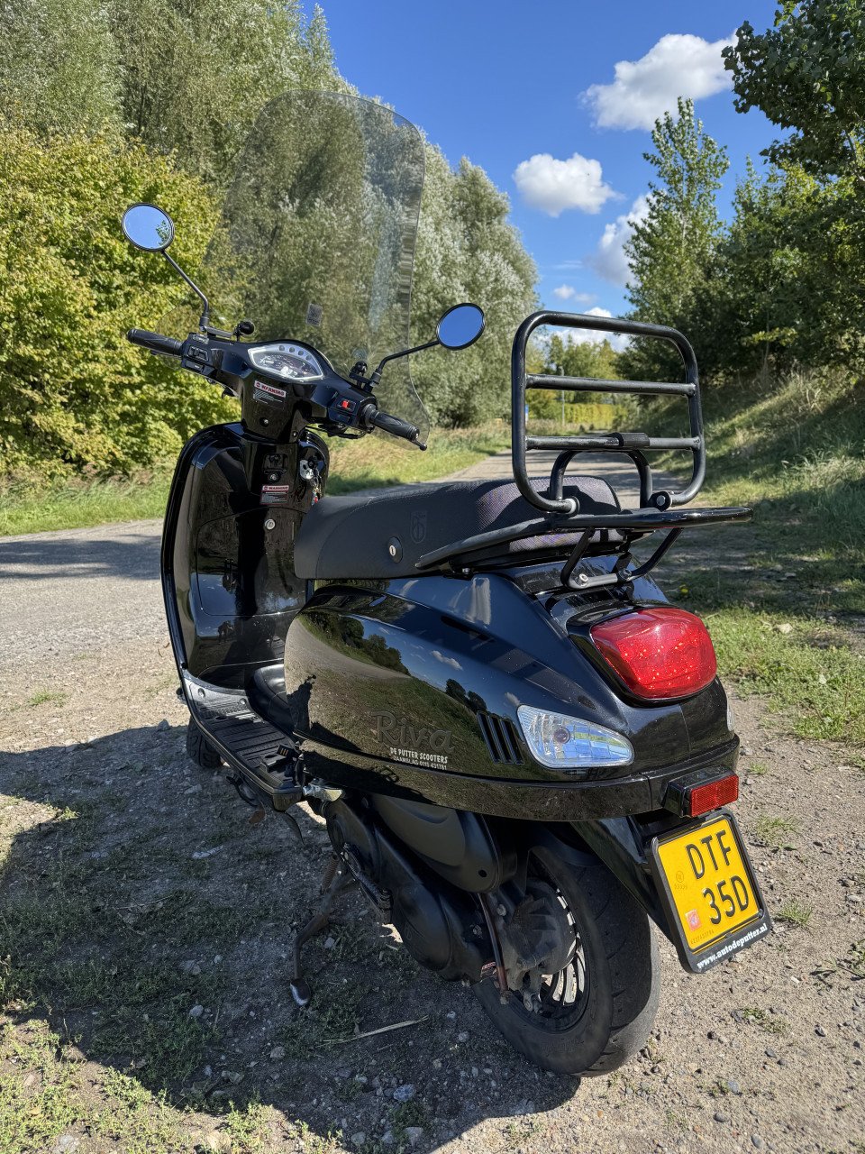 BTC Riva scooter zwart