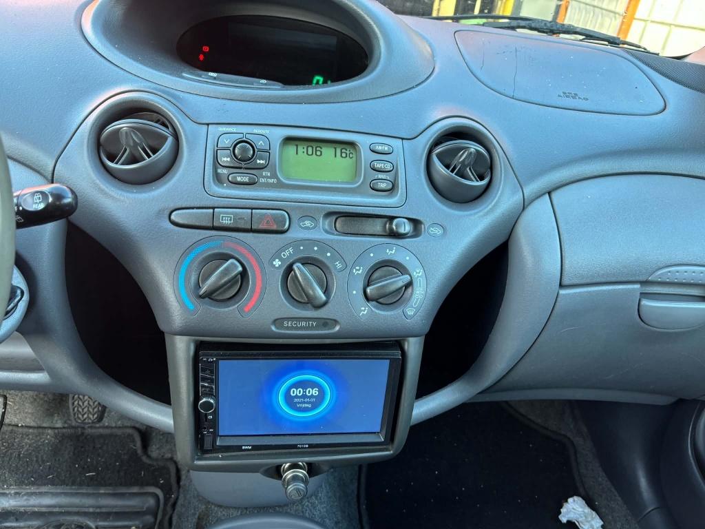 Toyota Yaris 1.0-16v vvt-i terra