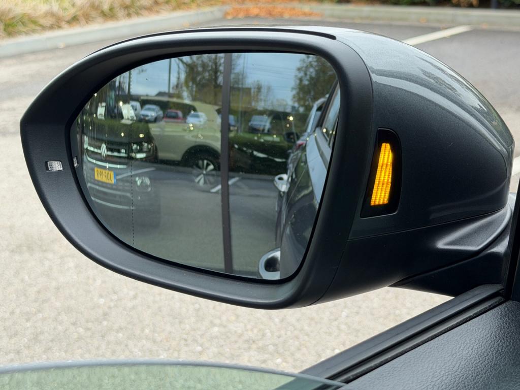 Volkswagen T-roc 1.5 tsi 150pk dsg style | dode hoek | camera | keyless | e