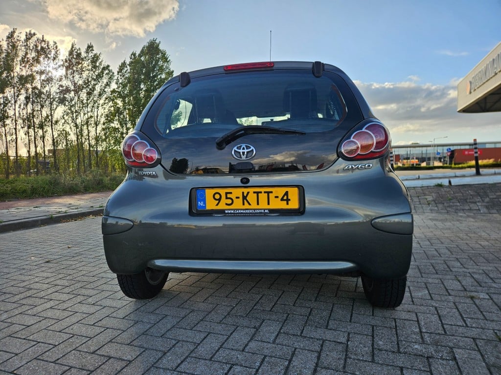 Toyota Aygo 1.0-12v aspir. green / nl auto / nap