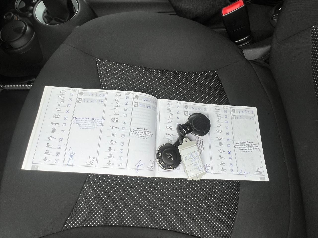 Prachtige Mini Cabriolet uit 2012 met slechts 114.000 km