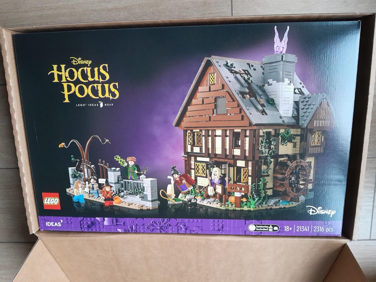 LEGO 21341 Hocus Pocus, huis van de Sanderson sisters